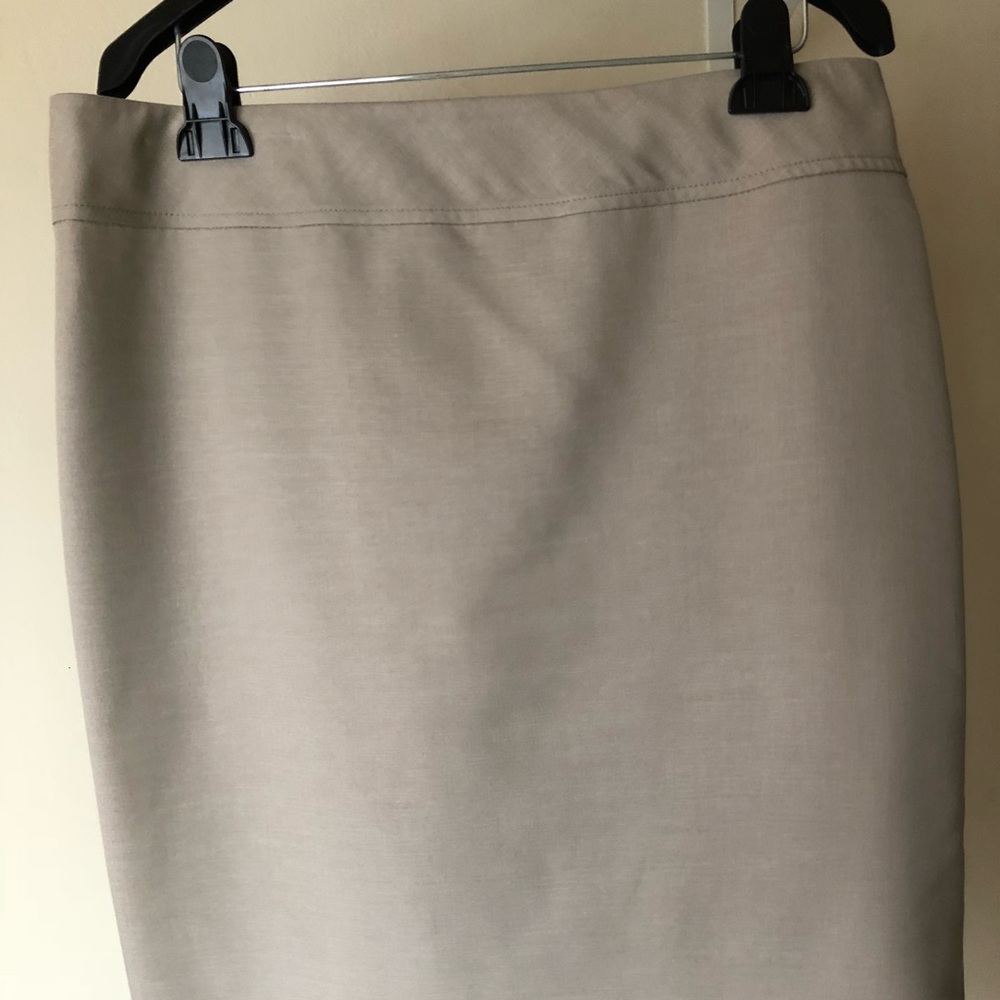 Must have light beige classic business skirt